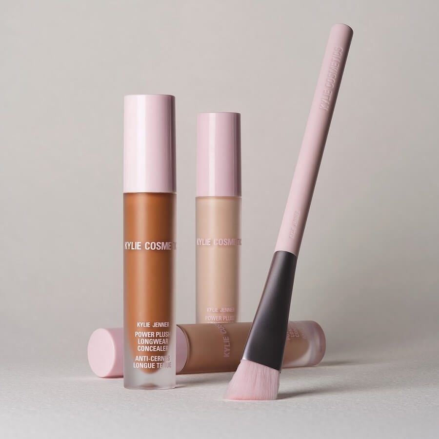 Power Plush Concealer Brush 02