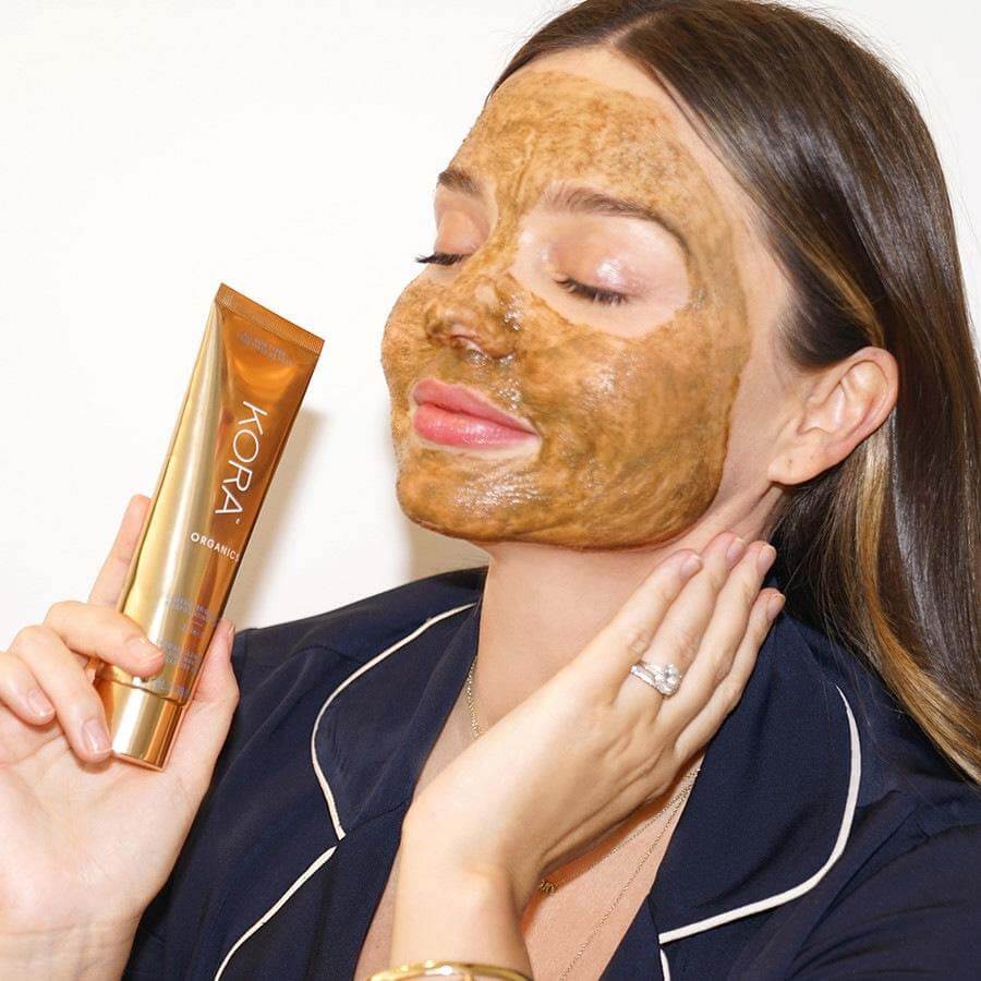 Turmeric Brightening And Exfoliating Mask