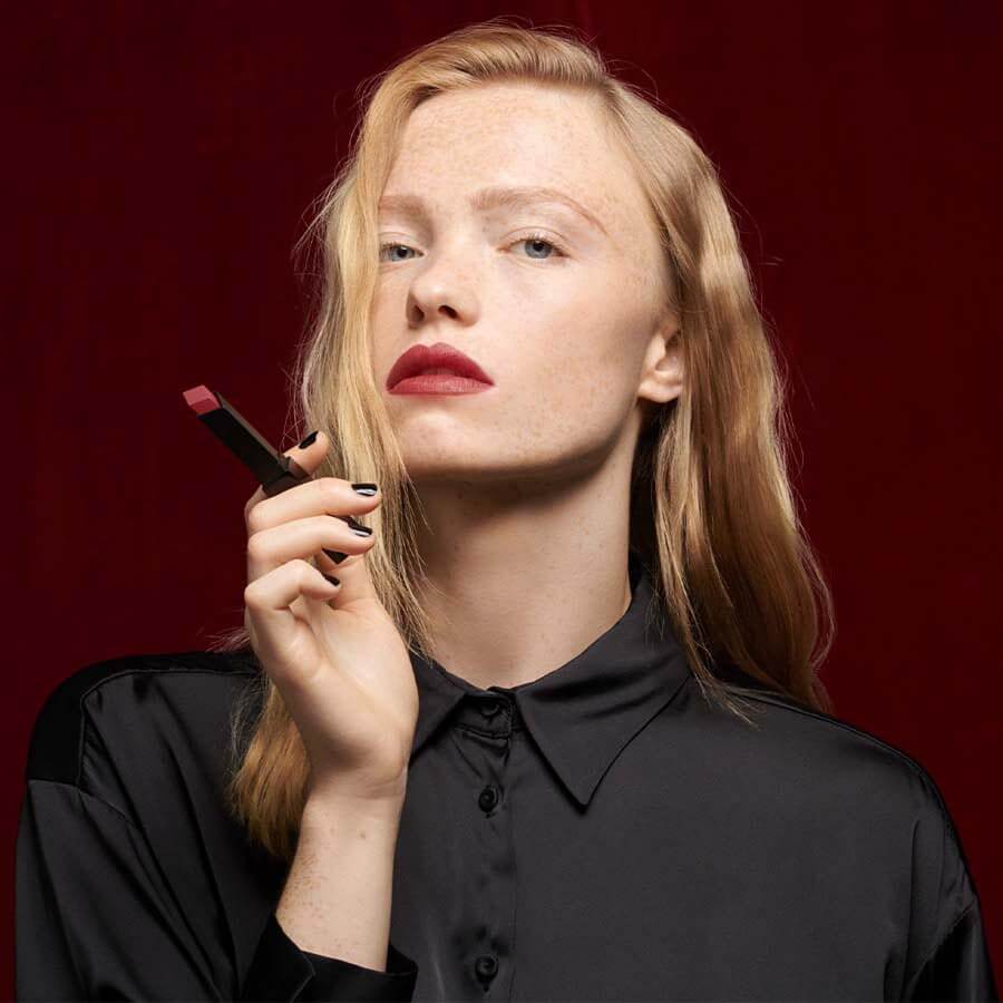 Rouge Pur Couture The Slim Velvet Radical