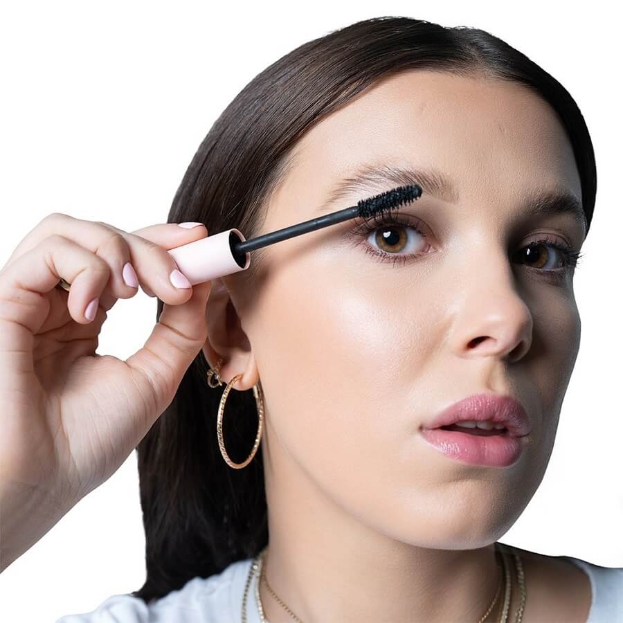 Volumizing Mascara Up A Notch Black