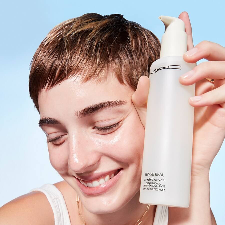 Hyper Real Fresh Canvas Cleansing Oil