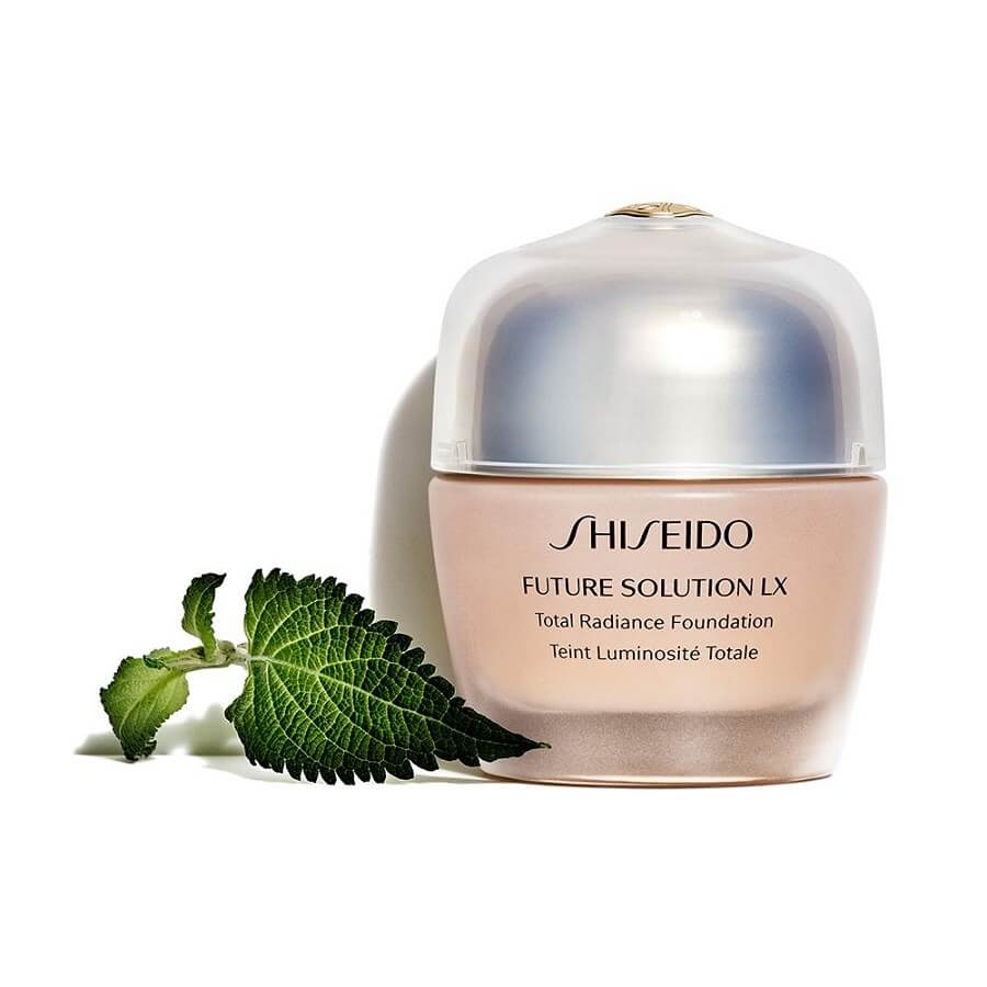 Future Solution LX Total Radiance Foundation