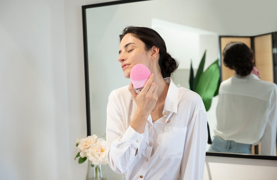 LUNA 4 Plus For Normal Skin