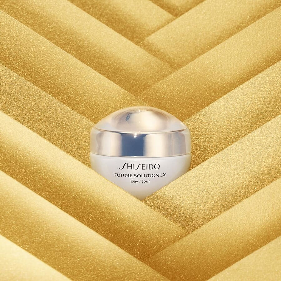 Future Solution LX Total Protection Cream