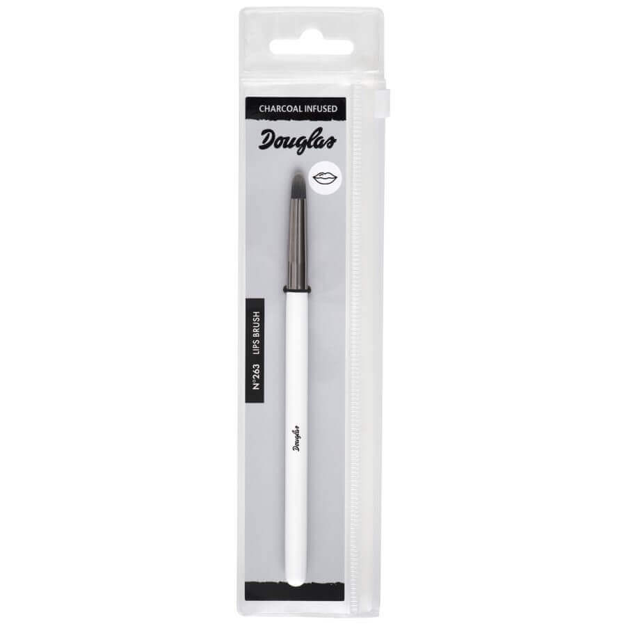 Charcoal Line Contouring Brush