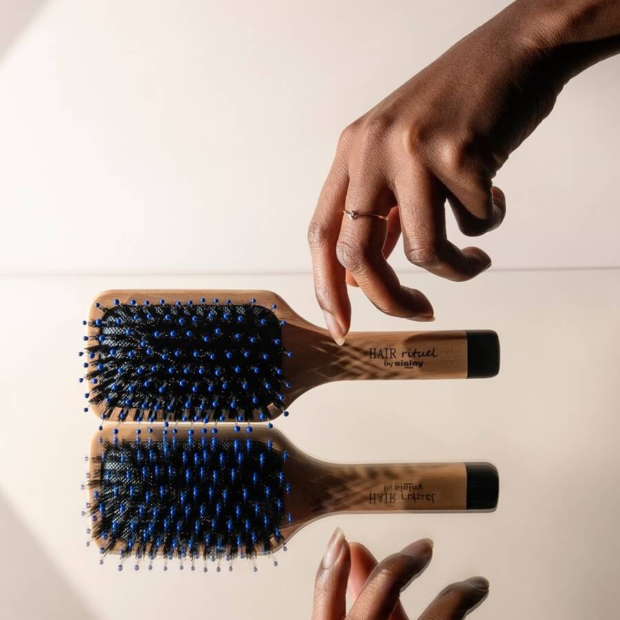 The Pocket Brush Radiance & Softness
