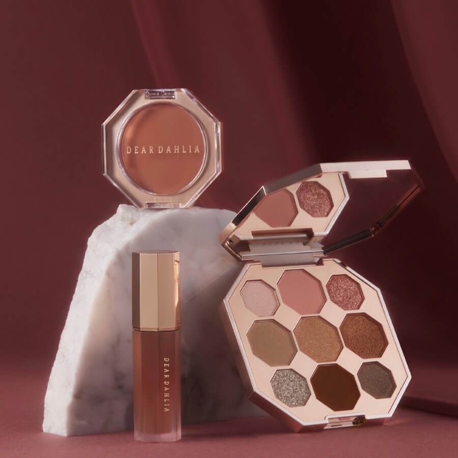Petal Touch Plumping Lip Velour