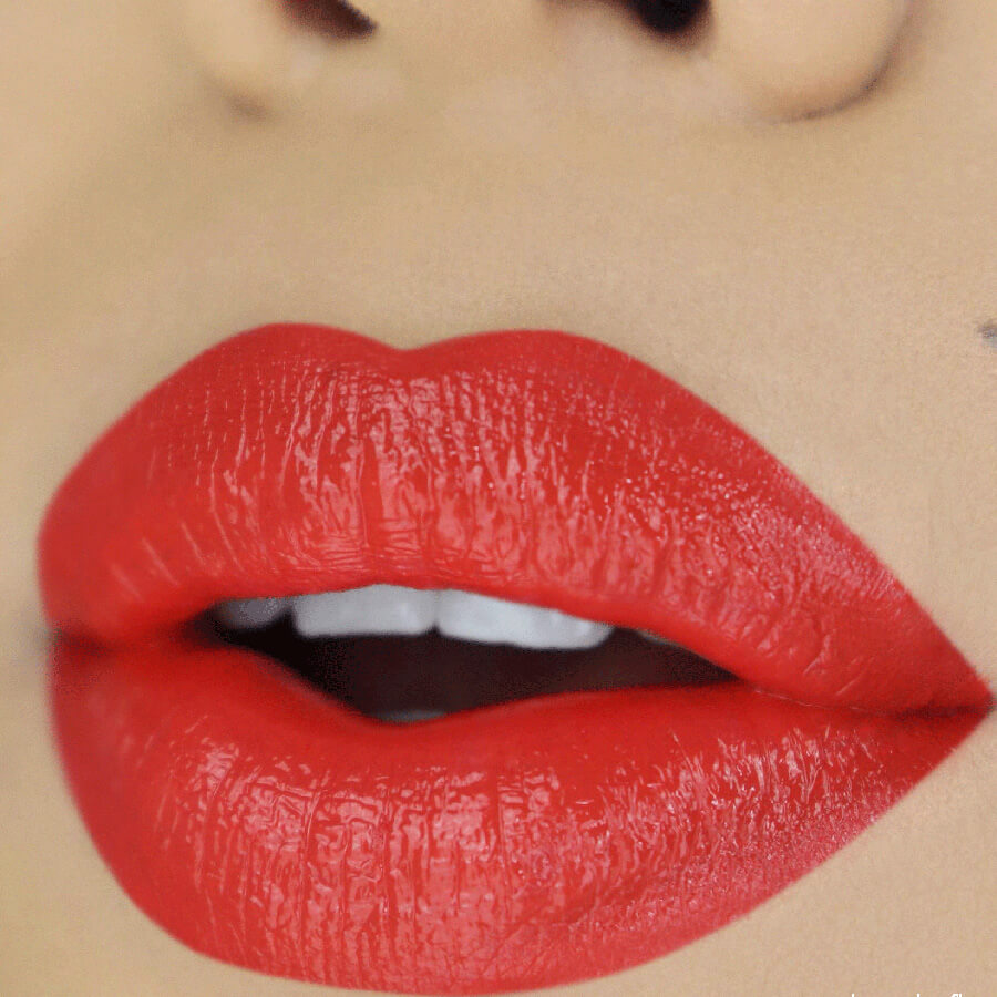 Color Fetish Shine Lipstick