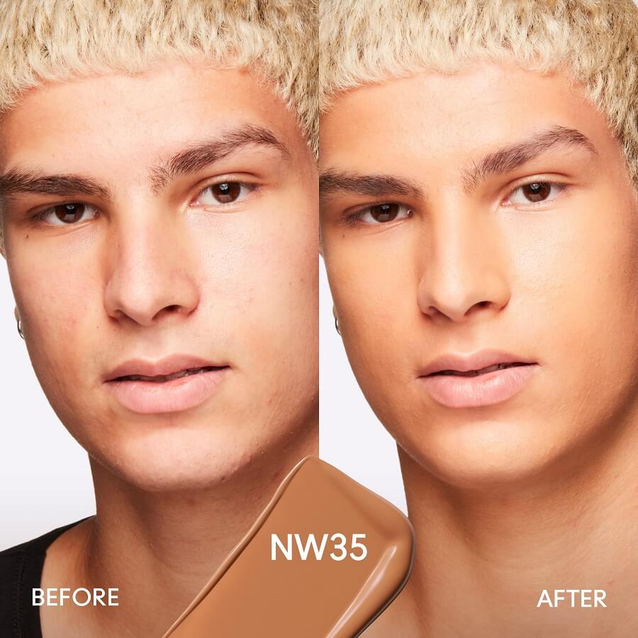 Studio Fix Fluid SPF 15 24HR Matte Foundation