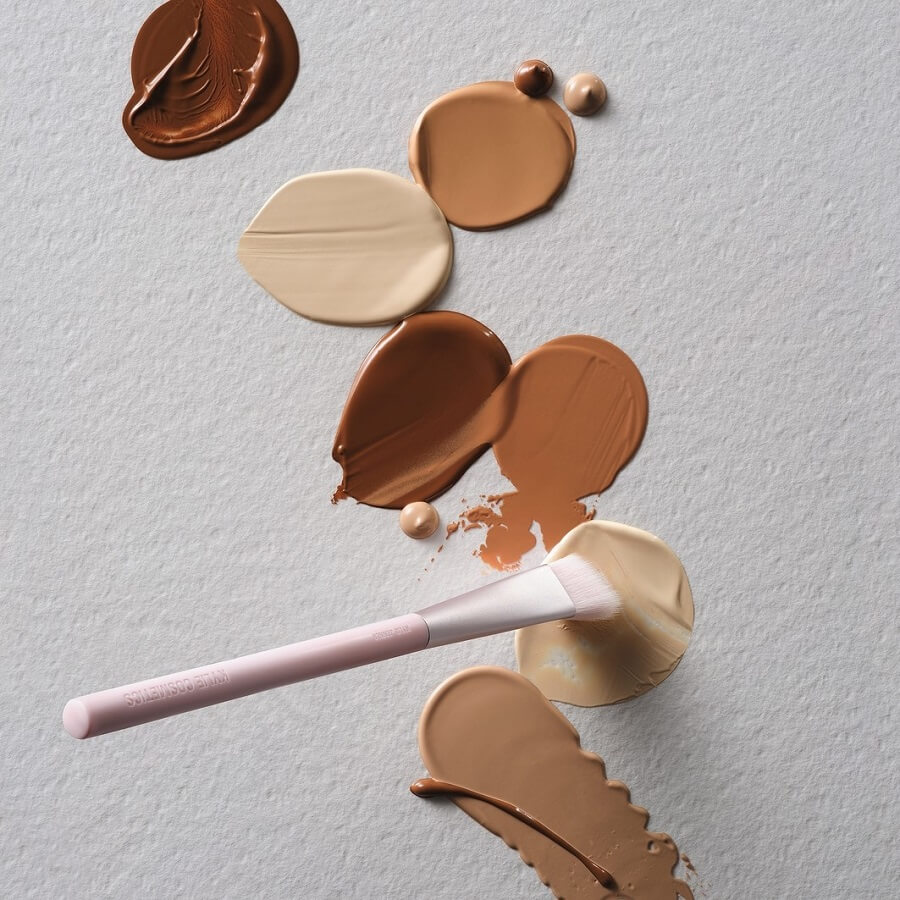 Power Plush Concealer Brush 02