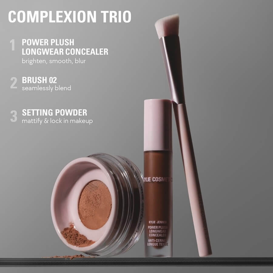 Power Plush Concealer Brush 02