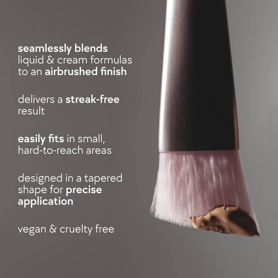Power Plush Concealer Brush 02